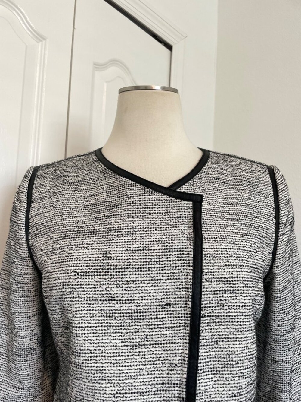 Classiques Entier Classic Black + White Tweed Structured Skirt Suit Set Size M/1 - Picture 6 of 15